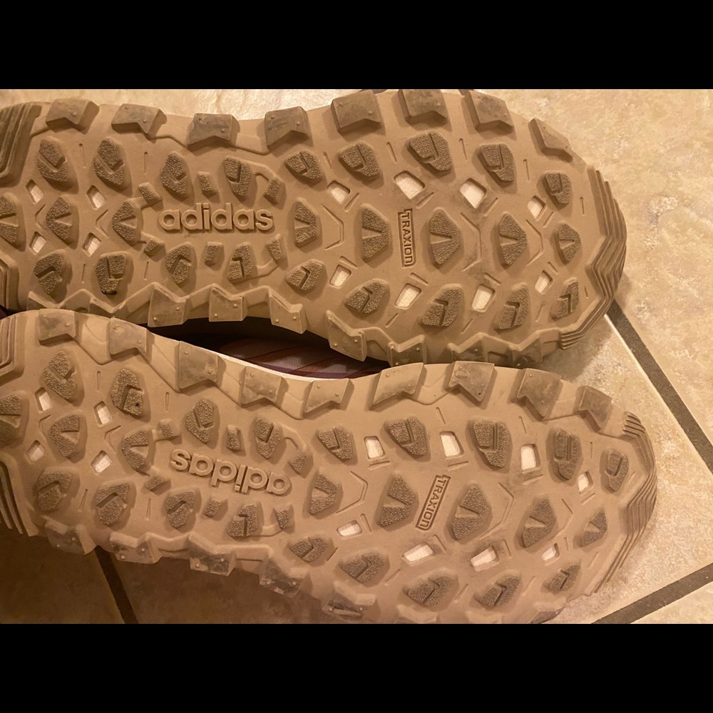 CLoudfoam comfort Adidas shoes woman 8.5, fit like 9. Worn once. Maroon color - Picture 5 of 5
